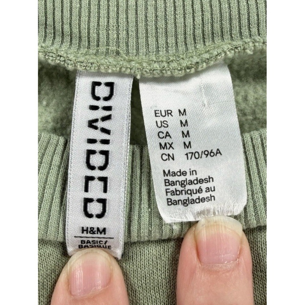 H&M Divided Sage Green Cropped Crewneck Sweatshirt Pullover M Fleece Basic - Picture 2 of 6